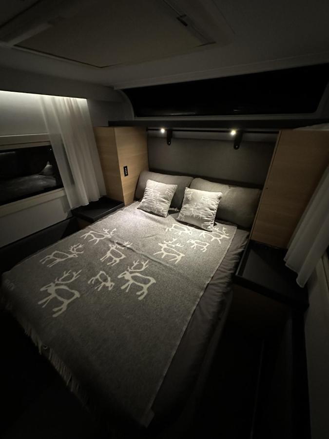 ホテル Santa'S Luxury Trailer ロヴァニエミ エクステリア 写真
