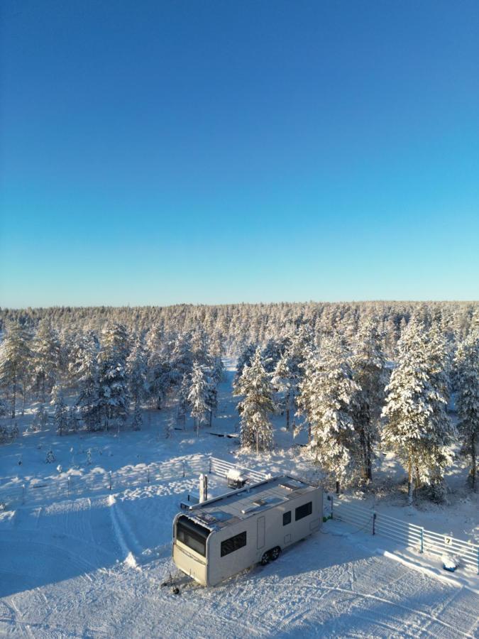 ホテル Santa'S Luxury Trailer ロヴァニエミ エクステリア 写真