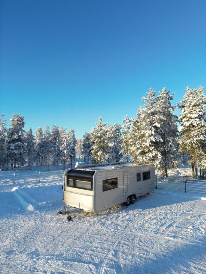 ホテル Santa'S Luxury Trailer ロヴァニエミ エクステリア 写真